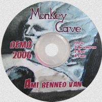 Monkey Cave : Ami Benned Van